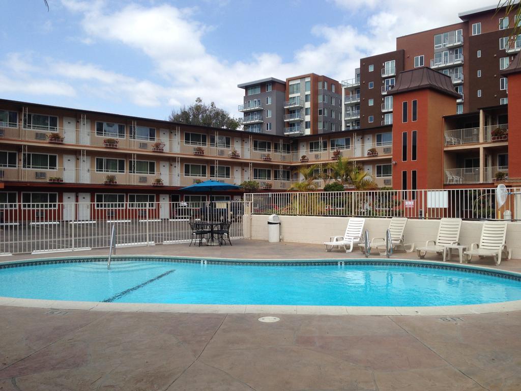 Days Inn Harbor View San Diego Extérieur photo