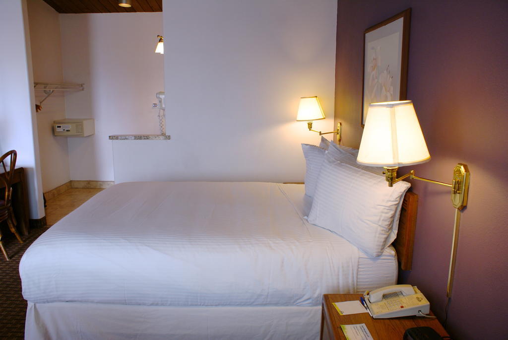 Days Inn Harbor View San Diego Extérieur photo